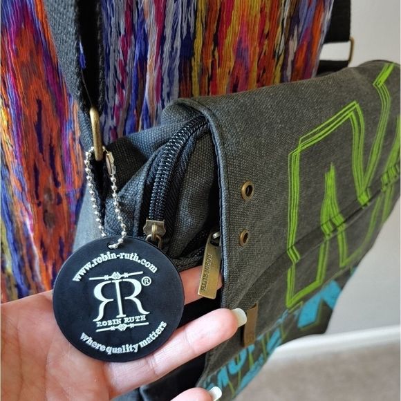 ROBIN RUTH MESSENGER BAG - Picture 6 of 11
